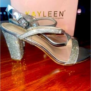 NEW Size 10 woman’s beautiful heels! And necklace with matching earrings!